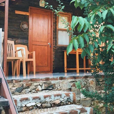 Olympos Otantik Pansiyon לינה וארוחת בוקר